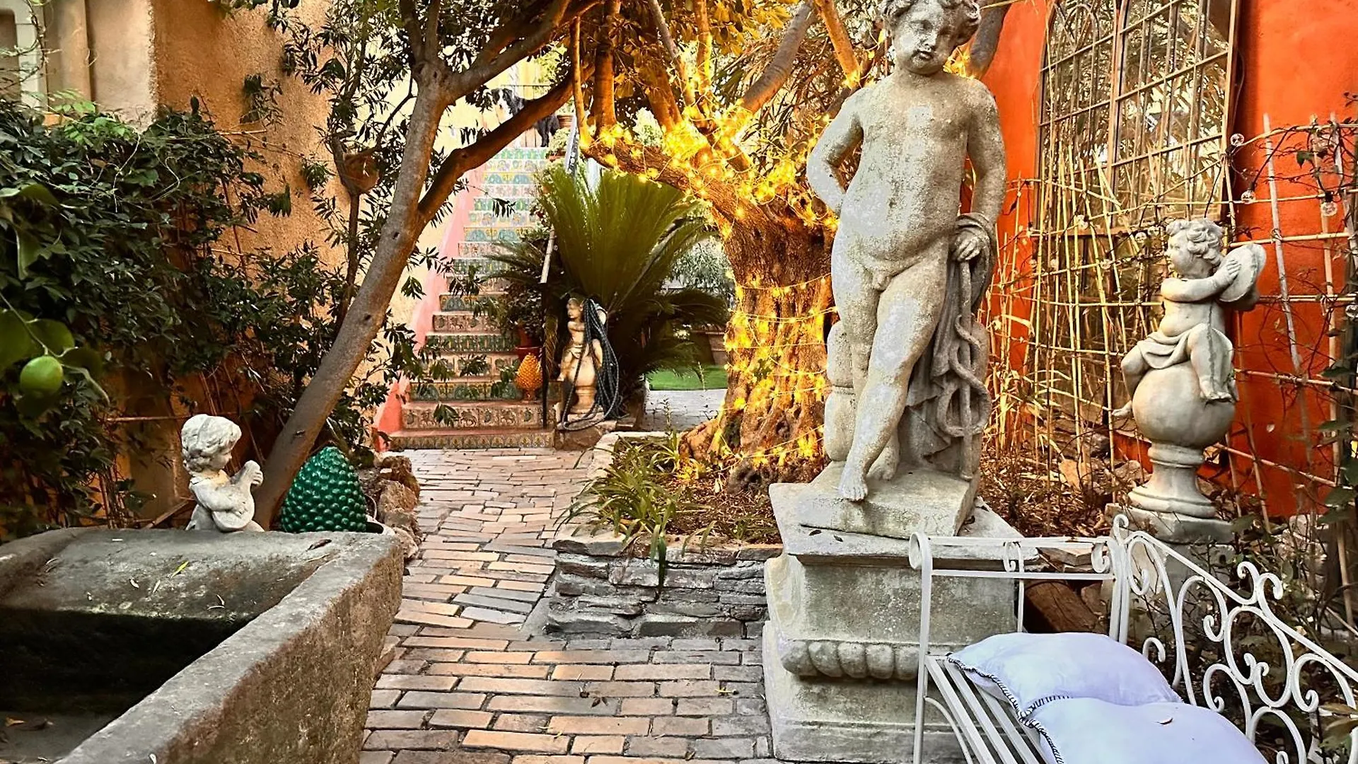 Privatunterkunft Lou Pitchoun Luxe Et Serenite Au Coeur De Saint-Tropez Suite Familiale Avec Chambre Separee Avec Jardin Enchanteur Pour 4 Adultes Et 1 Enfant