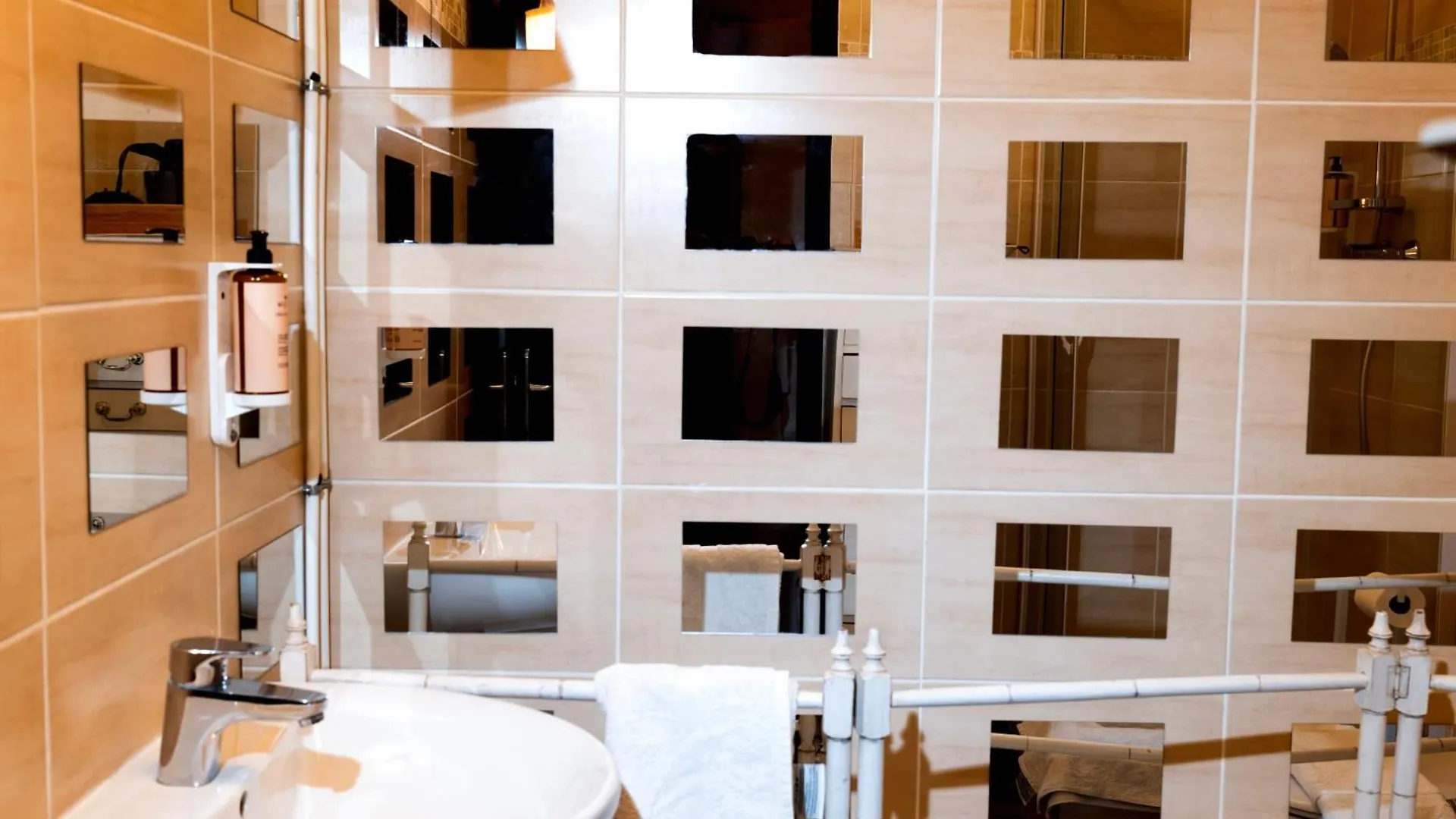 Lou Pitchoun Luxe Et Serenite Au Coeur De Saint-Tropez Suite Familiale Avec Chambre Separee Avec Jardin Enchanteur Pour 4 Adultes Et 1 Enfant 0*,